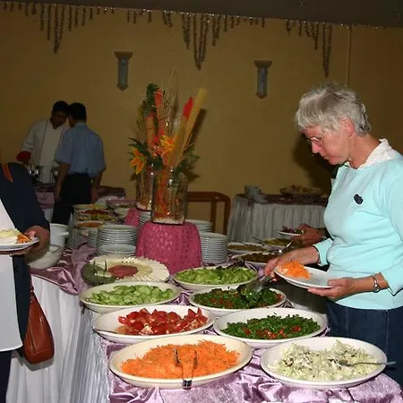 Kayhanbey Hotel 4*