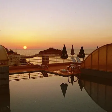 Kayhanbey Szálloda 4*